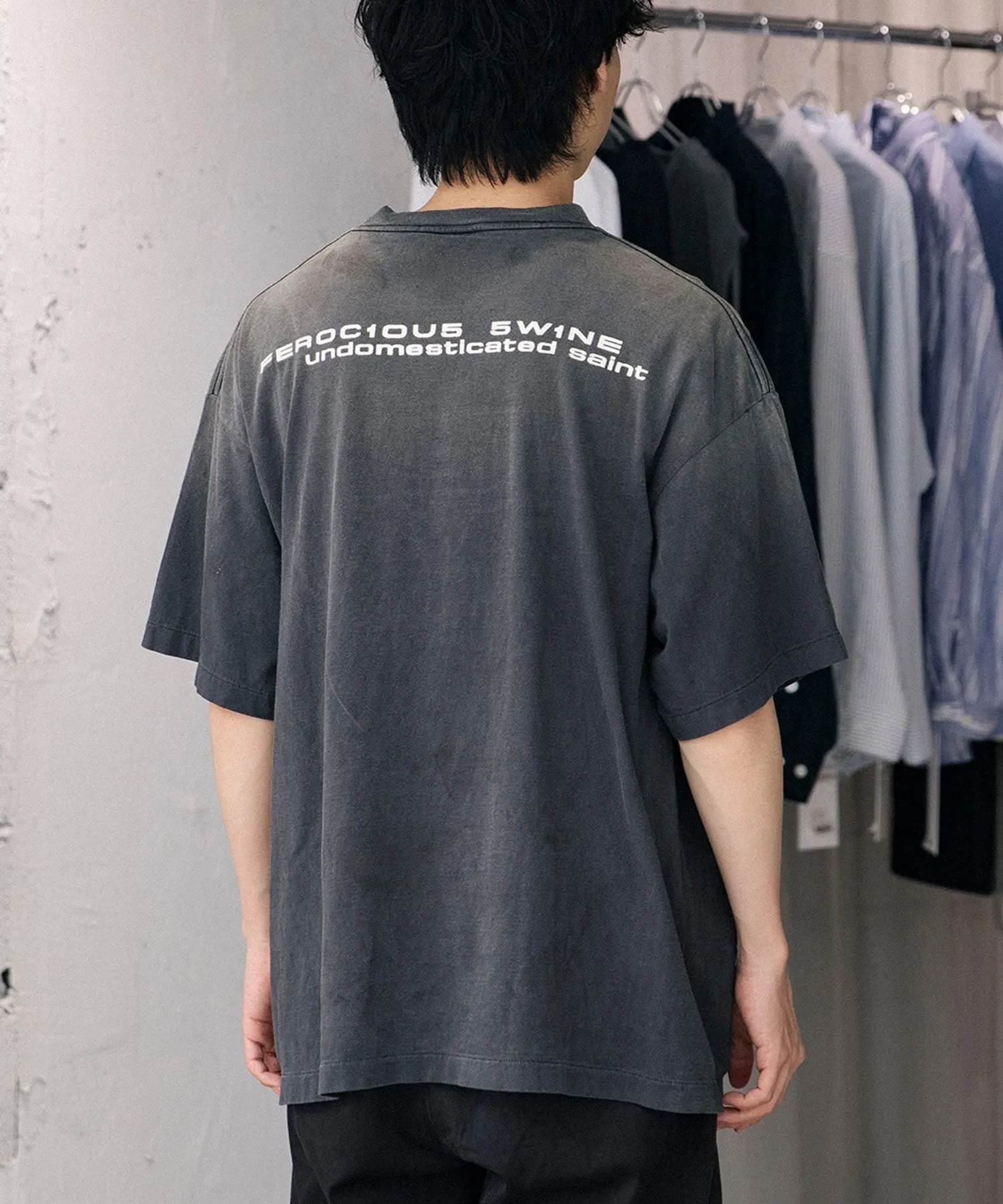 SAINT Mxxxxxx SS TEE/ALIEN/BLK Dark Alien Retro Distressed Short Sleeves Washed Black S-XL SAINT Mxxxxxx continues this year's gothic dark style Ultra-difficult alien printing technology Absolutely top-notch Professional water washing plant jointly owned by Hong Kong businessmen Ultra-high standard restoration ZP Correct collar label/wash water label/cherub label The difference is based on pictures and goods